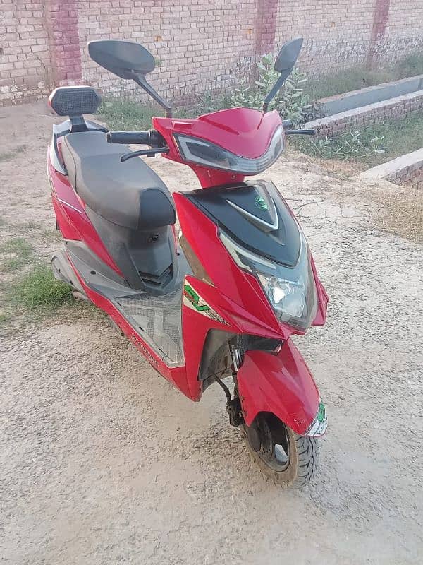 Electric Scooty immaculate condition 0