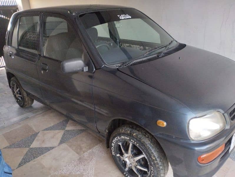 Daihatsu Cuore 2005 1