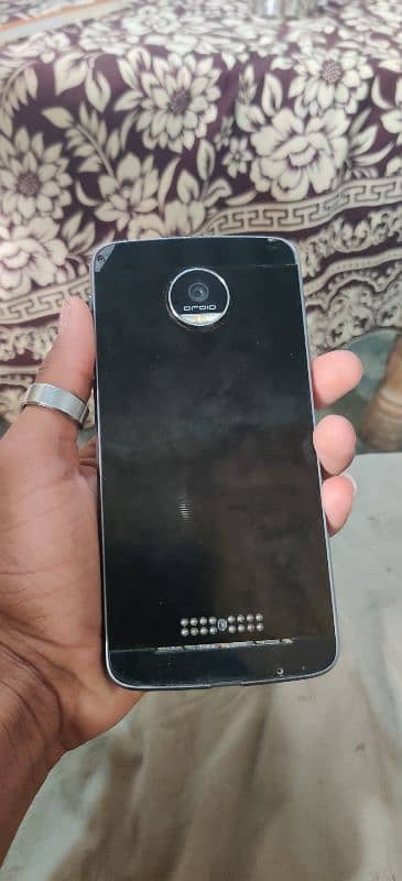 Moto z force 2