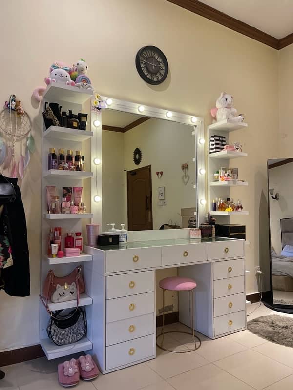 Luxury White Vanity Table with LED Mirror & Storage Drawers for Sale 0