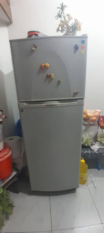 Medium size dawlance fridge 10