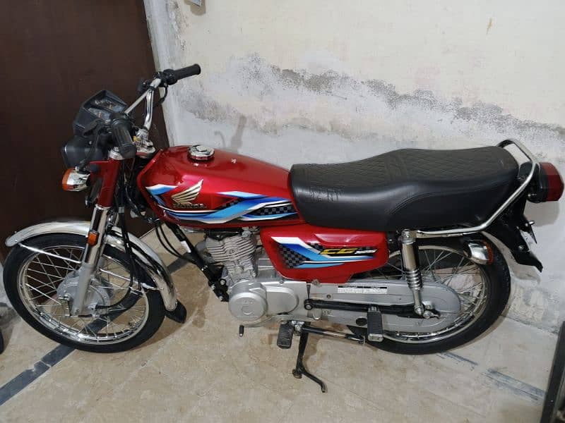 Honda CG 125 red condition all oK 10%9.5 1