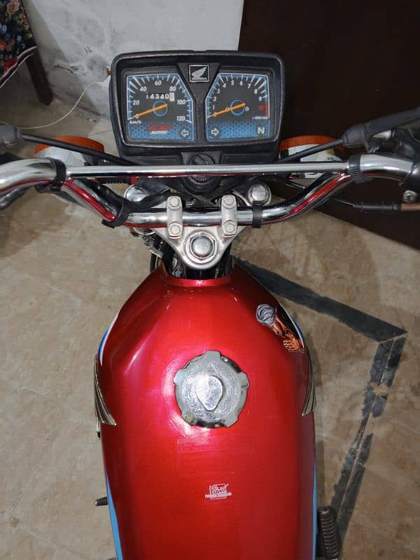 Honda CG 125 red condition all oK 10%9.5 3