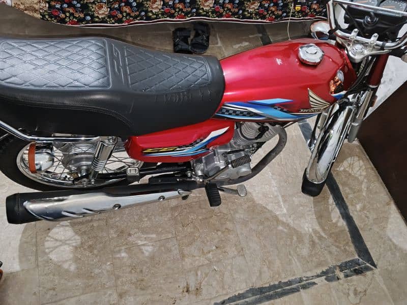 Honda CG 125 red condition all oK 10%9.5 4