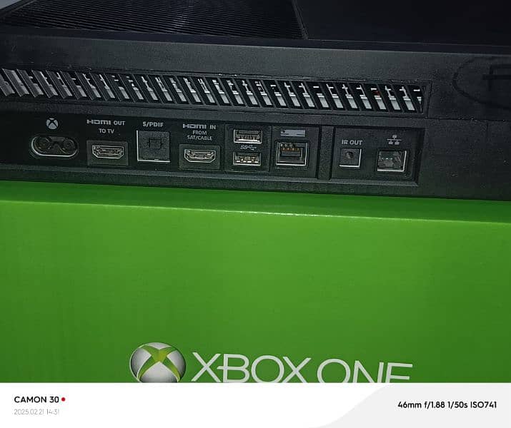 Xbox 1 1TB 4