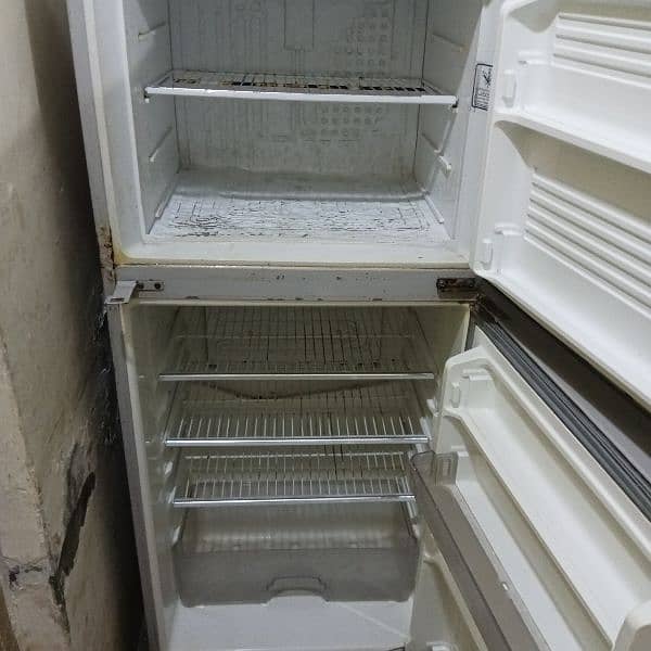 Dawlance refrigerator available for sale 1