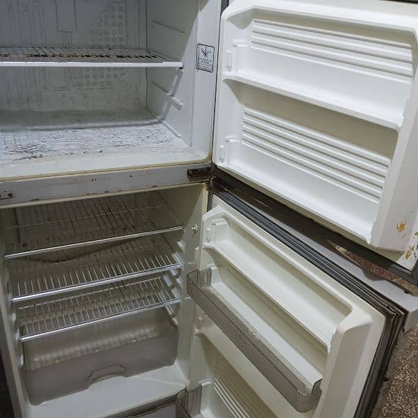 Dawlance refrigerator available for sale 2