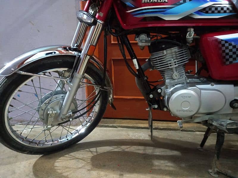 HONDA CG 125 model 2024 karachi numbr frist owner 2