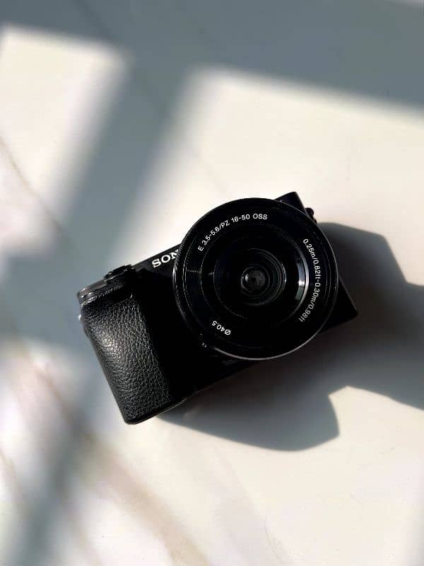 Sony A6400 with 16_35mm lens for sale 10/10 condition Slightly used 0