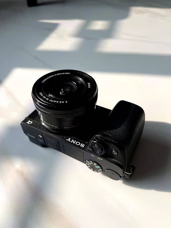 Sony A6400 with 16_35mm lens for sale 10/10 condition Slightly used 1