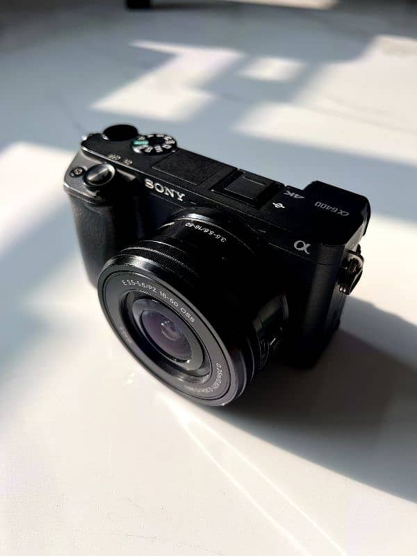 Sony A6400 with 16_35mm lens for sale 10/10 condition Slightly used 2