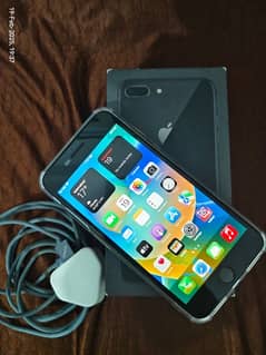 Iphone 8 Plus (Box & Charger)