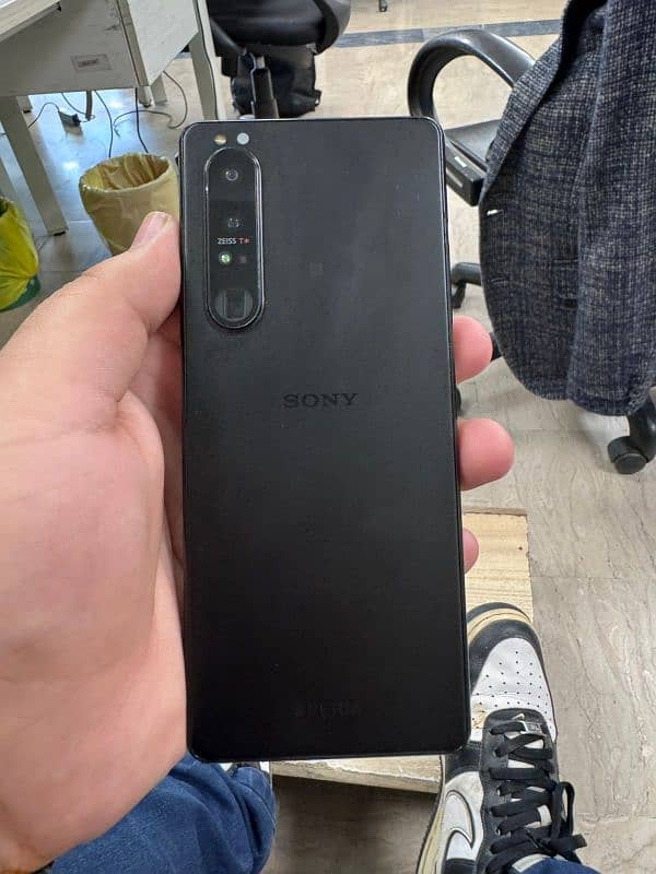 Sony Xperia Mark 3 7