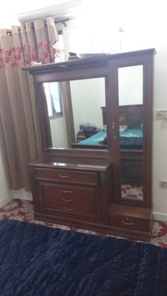 dressing table