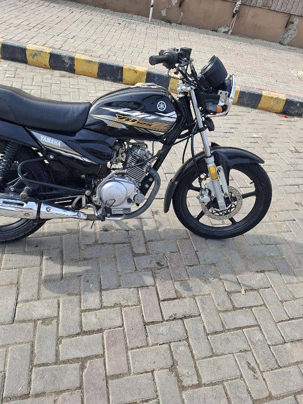 ybr 125z dx all ok lush condition 2021 kay 12 month ki bike hai 3