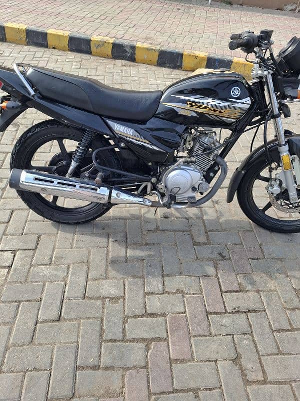 ybr 125z dx all ok lush condition 2021 kay 12 month ki bike hai 4