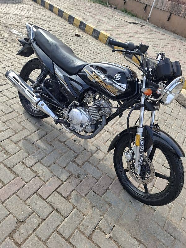 ybr 125z dx all ok lush condition 2021 kay 12 month ki bike hai 5