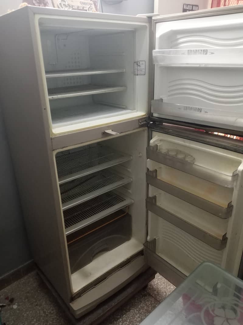 Home used refrigerator good condition 1