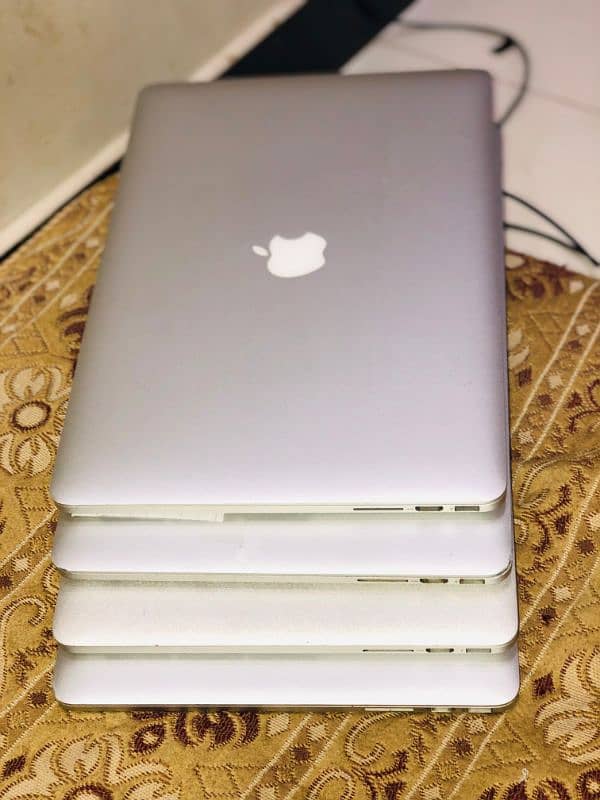 Apple MacBook Pro 15.4 inches 16GB/ 512GB SSD 1