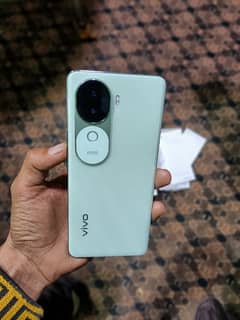 Vivo V40e 10/10 condition