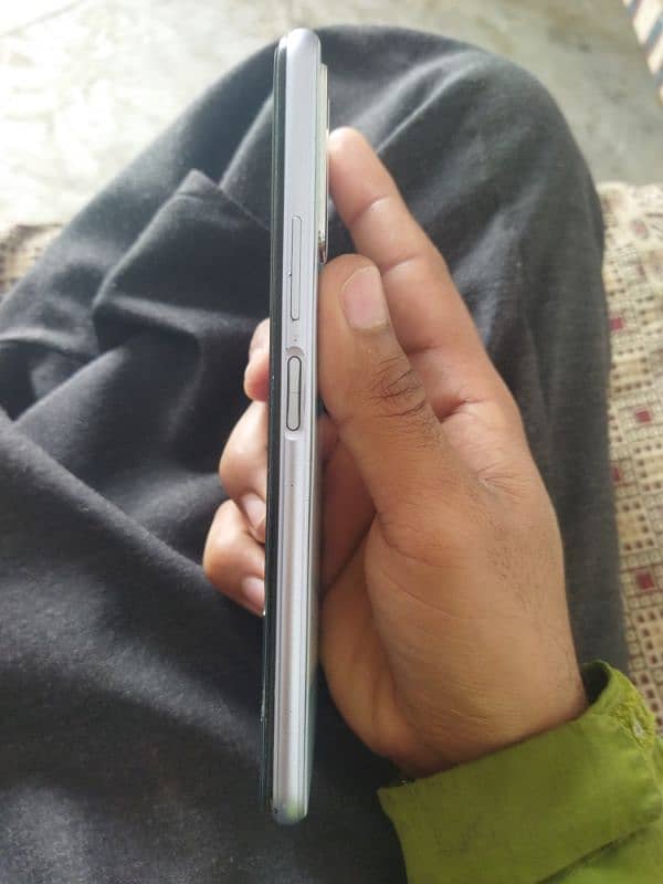 Vivo V2027 8/10 For Urgent sale 3