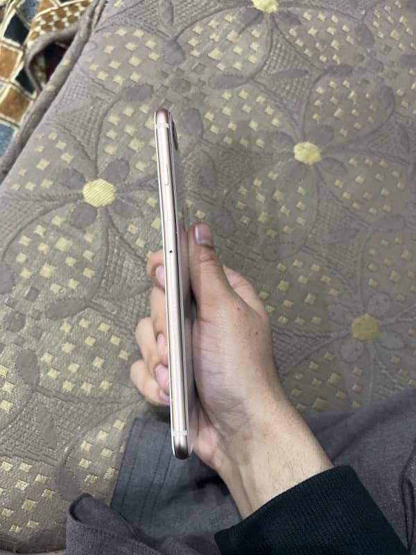 Iphone 8 plus golden colour non pta 3