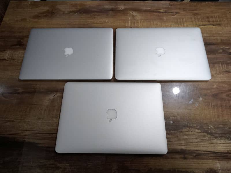 Apple MacBook Pro 15.4 inches 16GB/ 512GB SSD 11