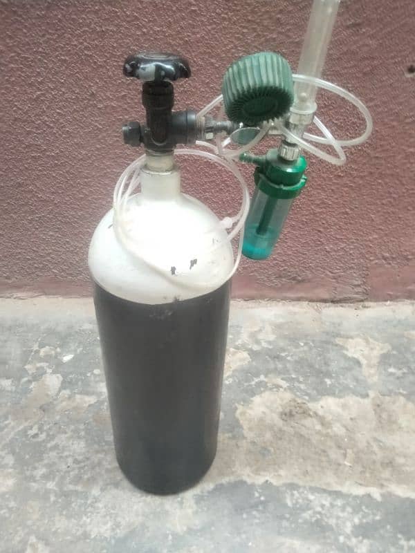 oxygen cylinder 0