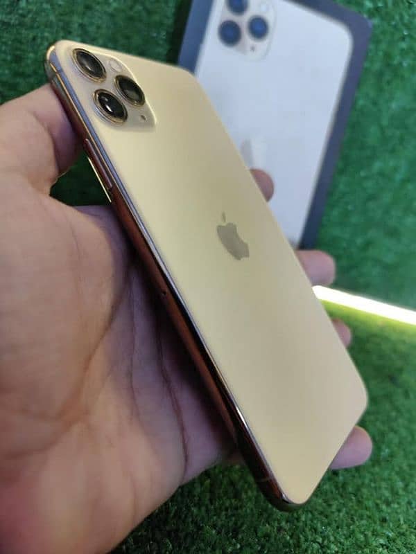 iPhone 11 pro max 256 03246751929Watsapp 2