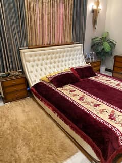 Solid wood king size bed