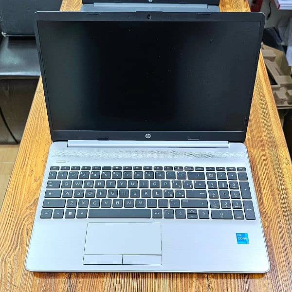 HP 4th Generation Laptop + 15.6 Display Numpad (Ram 8GB + SSD 128GB) 3