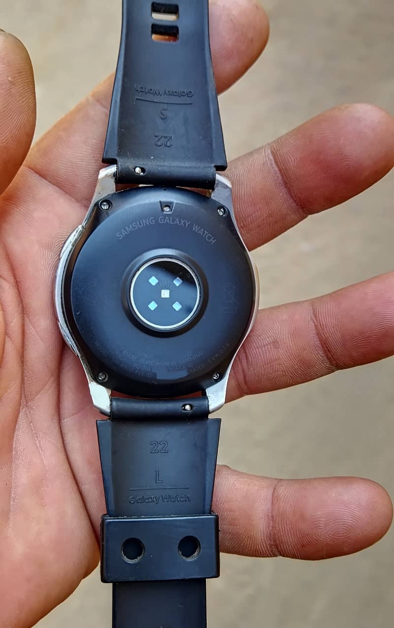 Samsung Galaxy Watch with wireless charger 2