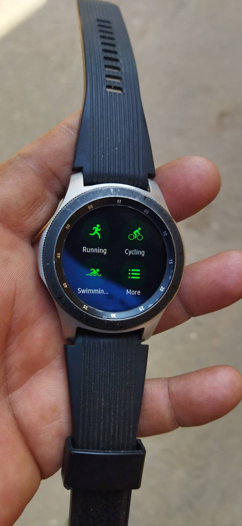 Samsung Galaxy Watch with wireless charger 4