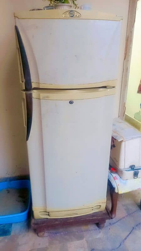 PEL fridge for sale. look like a new 3