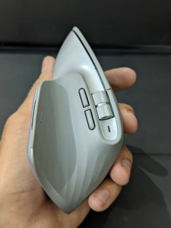 Logitech MX master 3 multi device Bluetooth type C rechargable mouse 5