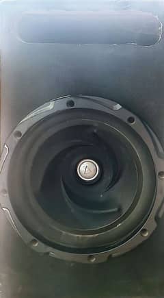 Audionic woofer with amp