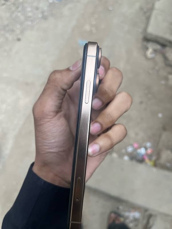 iPhone XR converted into iPhone 16 pro 3