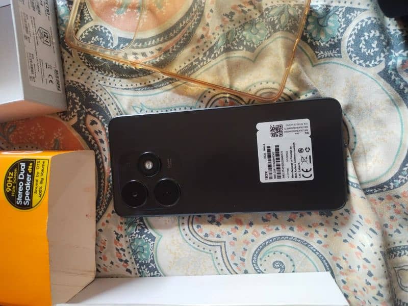 tecno spark go 2024 4