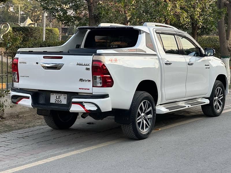 Toyota Hilux 2017 4