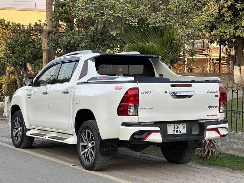 Toyota Hilux 2017 9