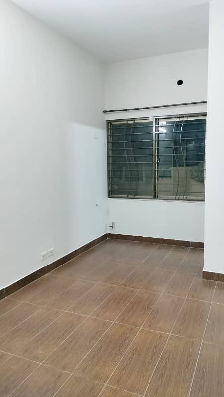 11 MARLA 3-BEDROOM APARTMENT FOR RENT IN ASKARI -11 LAHORE. 7