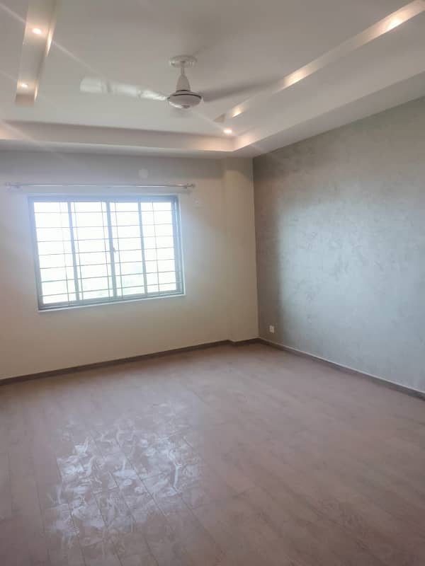 11 MARLA 3-BEDROOM APARTMENT FOR RENT IN ASKARI -11 LAHORE. 11