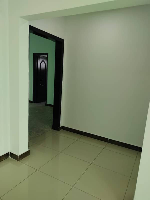 10 MARLA 3 BEDROOM APARTMENT FOR RENT IN ASKARI -11 LAHORE. 3