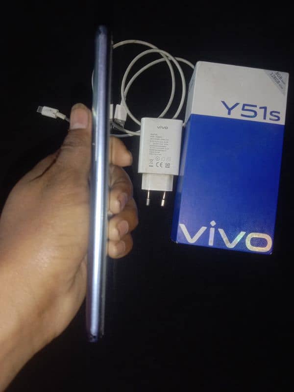 vivo 51s 3