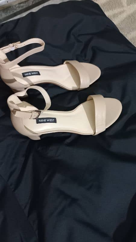 Nine West Sandal , Ivory Heels 0