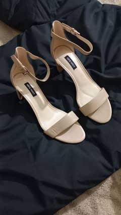 Nine West Sandal , Ivory Heels