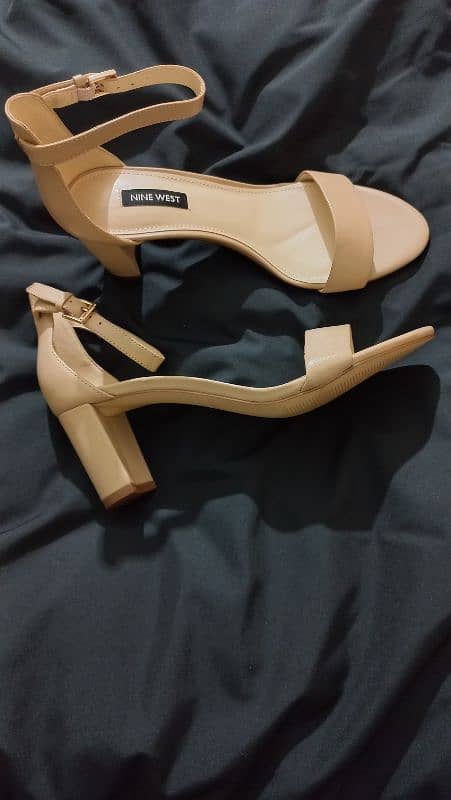 Nine West Sandal , Ivory Heels 2