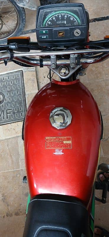 Hundyas 70cc for sale mint condition red colour 5