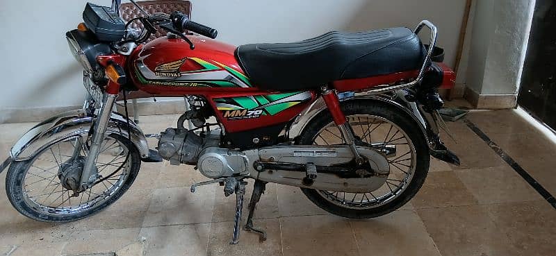 Hundyas 70cc for sale mint condition red colour 6