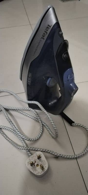 Tefel steam iron 2